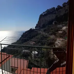 domus-gaia.hotels-amalfi.com/